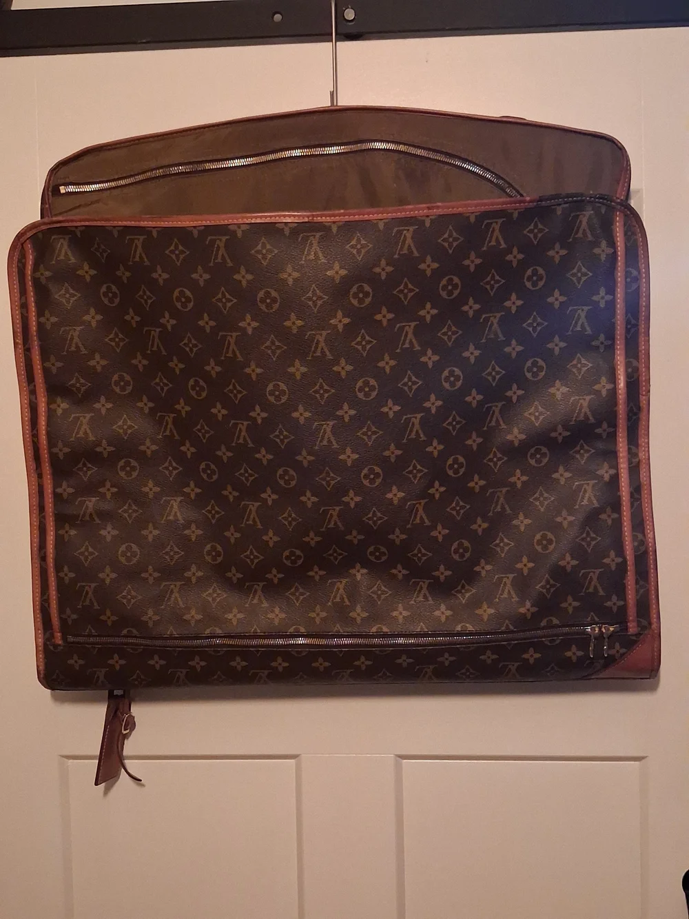 Authentic Louis Vuitton Monogram Canvas Suit/Garment Bag with Leather Trim (USA)